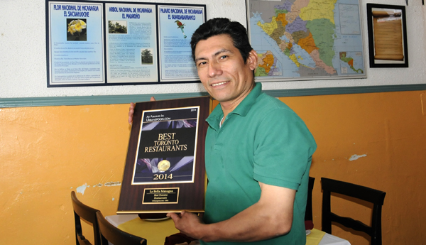 Jesús Morales recibió reconocimiento como uno de los Mejores Restaurantes de Toronto.