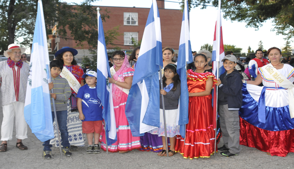 Banderas de los cinco países centroamericanos que celebraron su independencia, Guatemala, Honduras, Nicaragua, Costa Rica y El Salvador.
