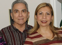 La Ministra Consejera Mary Ann Silva de Espinosa, y su esposo, Lic. Adm. Carlos A. Espinoza