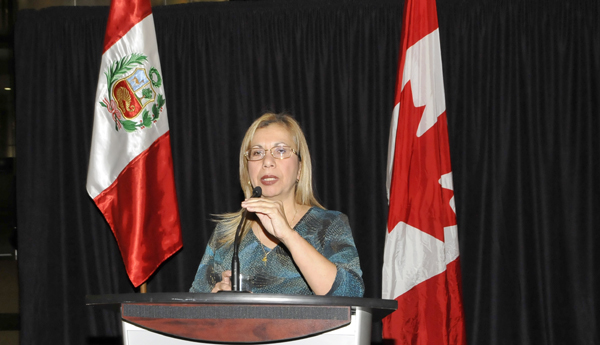 La Cónsul encargada del Consulado Generalen Toronto, ministra consejera, Mary Ann Silva de Espinoza. Foto: Victor Aguilar.