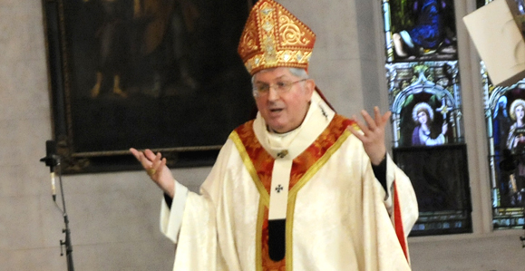 El Cardenal Thomas Collins.
