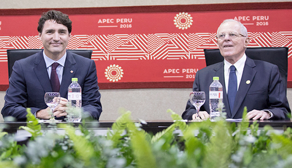 El Primer Ministro de Canadá, Justin Trudeau (izquierda) y el Presidente peruano, Pedro Pablo Kuczynski. Foto: OPM.