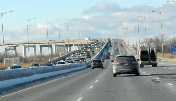 Ontario acelera: aumentará a 110 km/h el límite de velocidad en la mayoría de sus autopistas