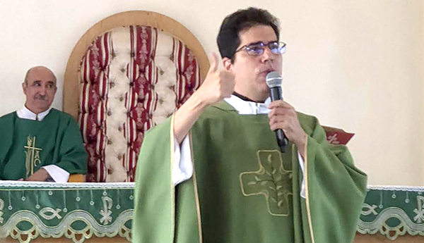 La duda nos hace hundir, la mano de Jesús nos vuelve a levantar