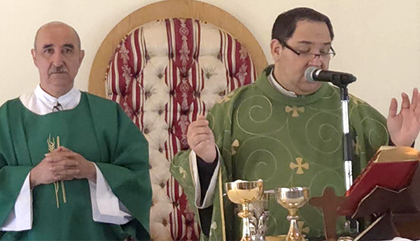 Padre Edgar Romero: La vida cristiana no está en la palabrería, sino en el obrar
